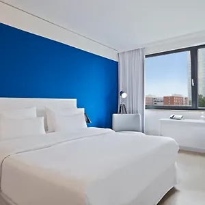https://qgreenhotel-by-melia.frankfurtammainhotels.com